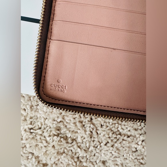 Authentic Gucci Taupe Patent Leather XL Organizer Wallet - Picture 6 of 11